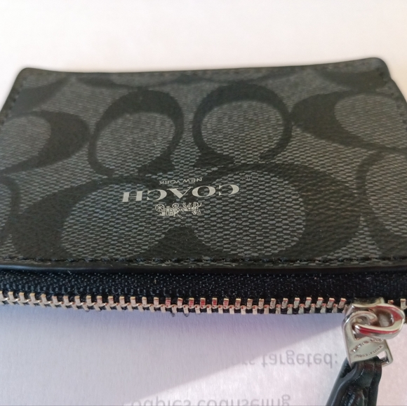 Coach wallet with key chain - Picture 3 of 4